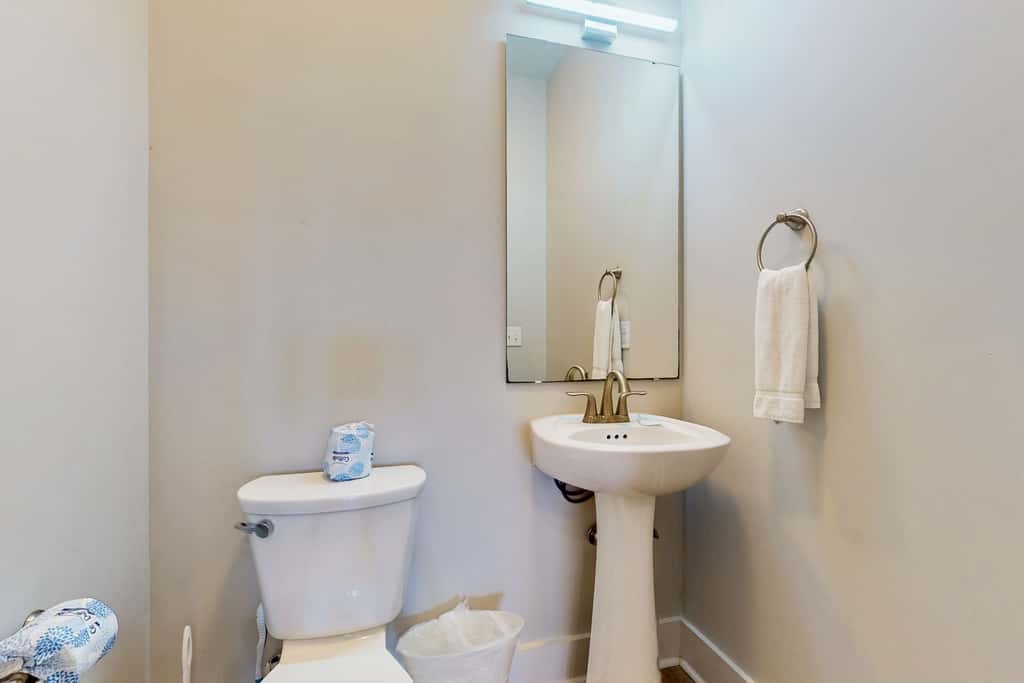 Pristine, professionally furnished beach house with two balconies - near beach
