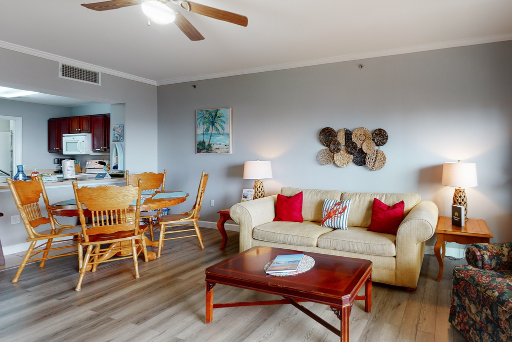 Charming Condo at Waterside with Shared Pool, Hot Tub, Free WiFi, and AC