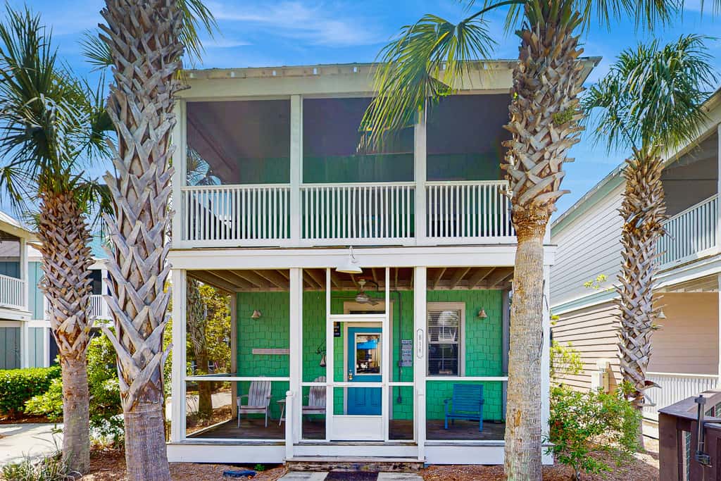 Welcoming Cottage with Hot Tub - 1 Mile to Windmark Beach