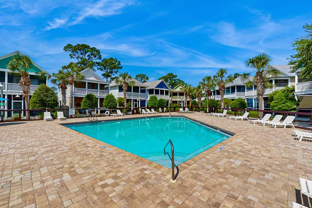 Welcoming Cottage with Hot Tub - 1 Mile to Windmark Beach