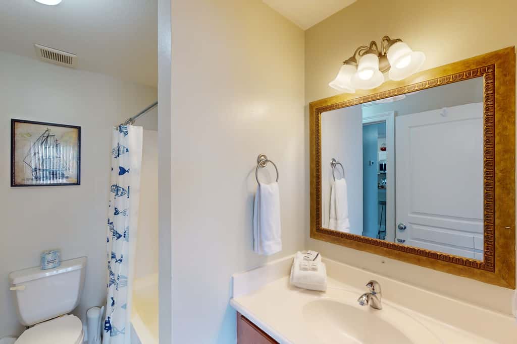 Waterfront condo with pool, hot tub, furnished lanai, fireplace & chic furniture