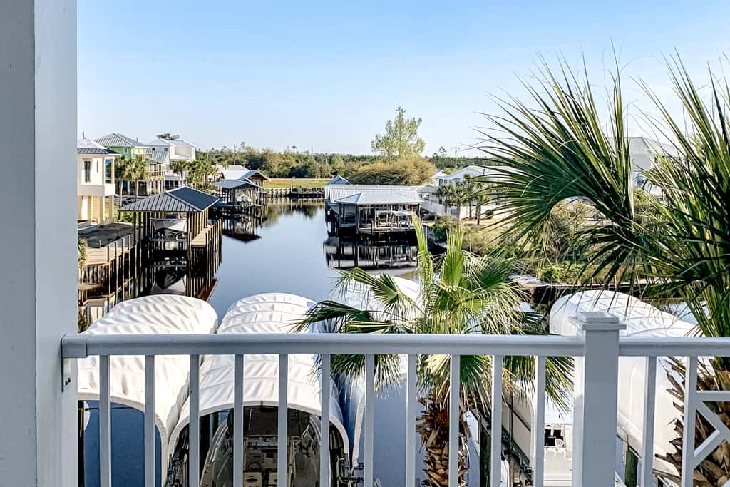 Waterfront condo with pool, hot tub, furnished lanai, fireplace & chic furniture