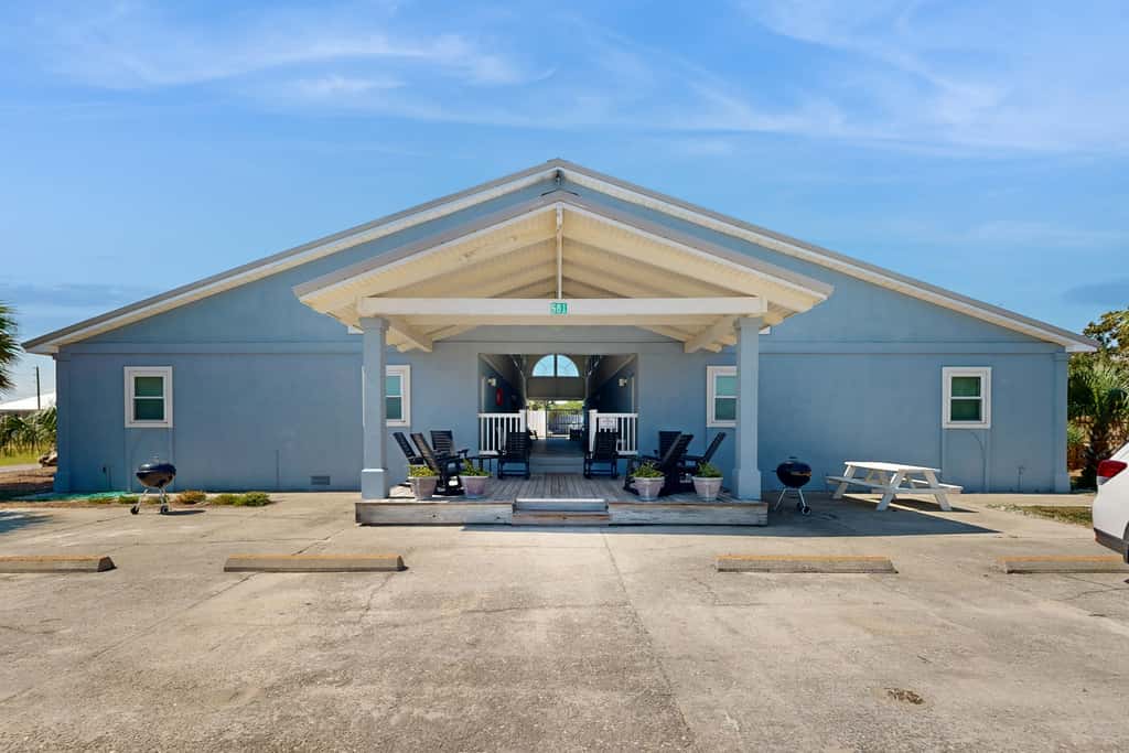 Classic Beach Condo with a Shared Pool, Loft, & Grill - Walk to the Beach