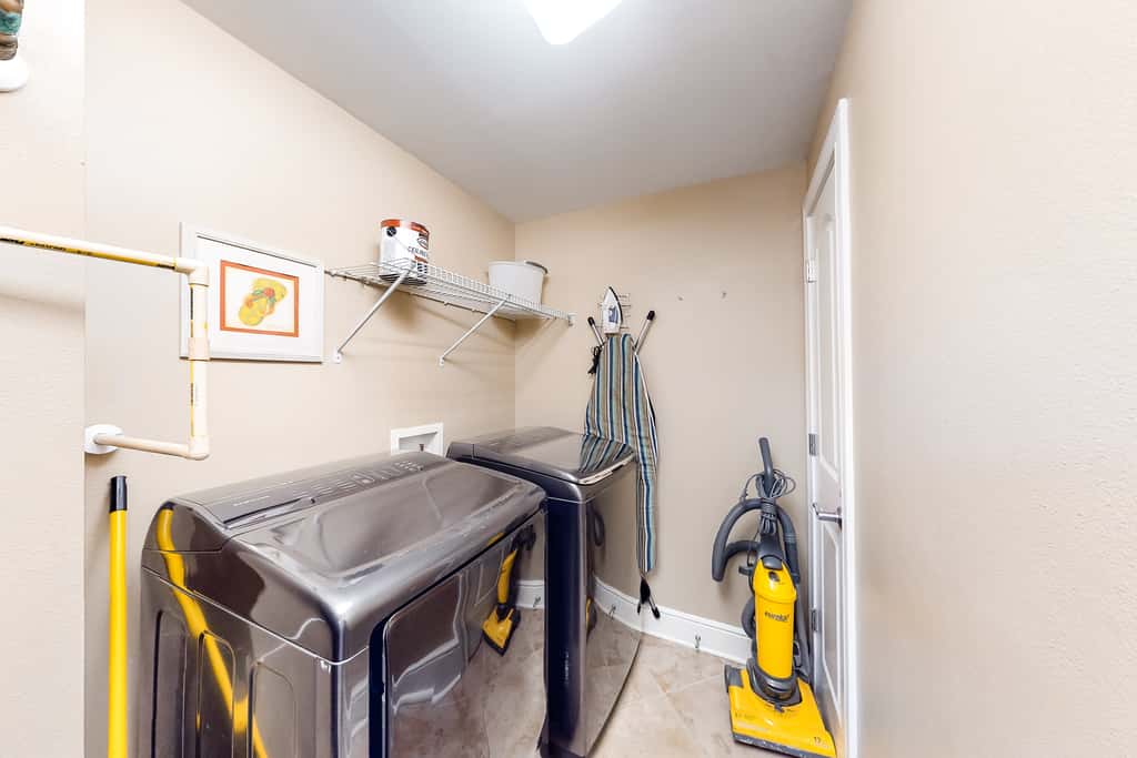 3rd-floor gulf front condo with WiFi, splash pad, & beach equipment rental