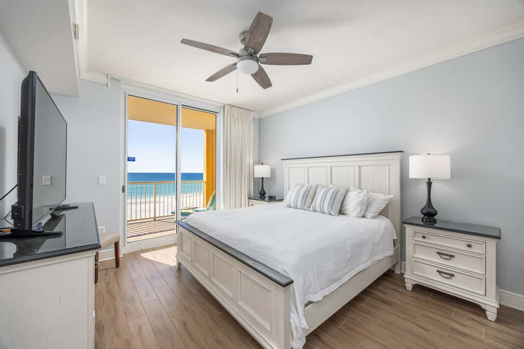5th Floor Condo with Pools Onsite, Nearby Activities, Shops, Restaurants