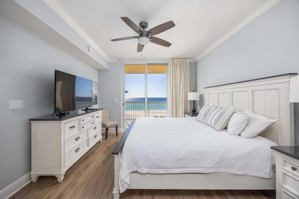 5th Floor Condo with Pools Onsite, Nearby Activities, Shops, Restaurants