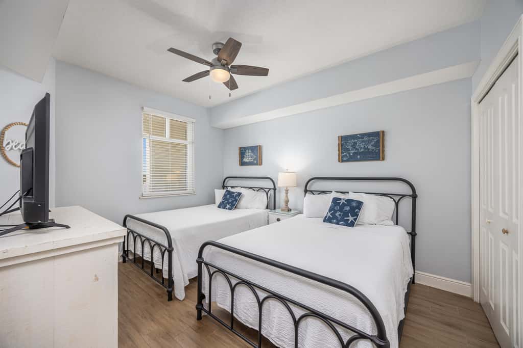 5th Floor Condo with Pools Onsite, Nearby Activities, Shops, Restaurants
