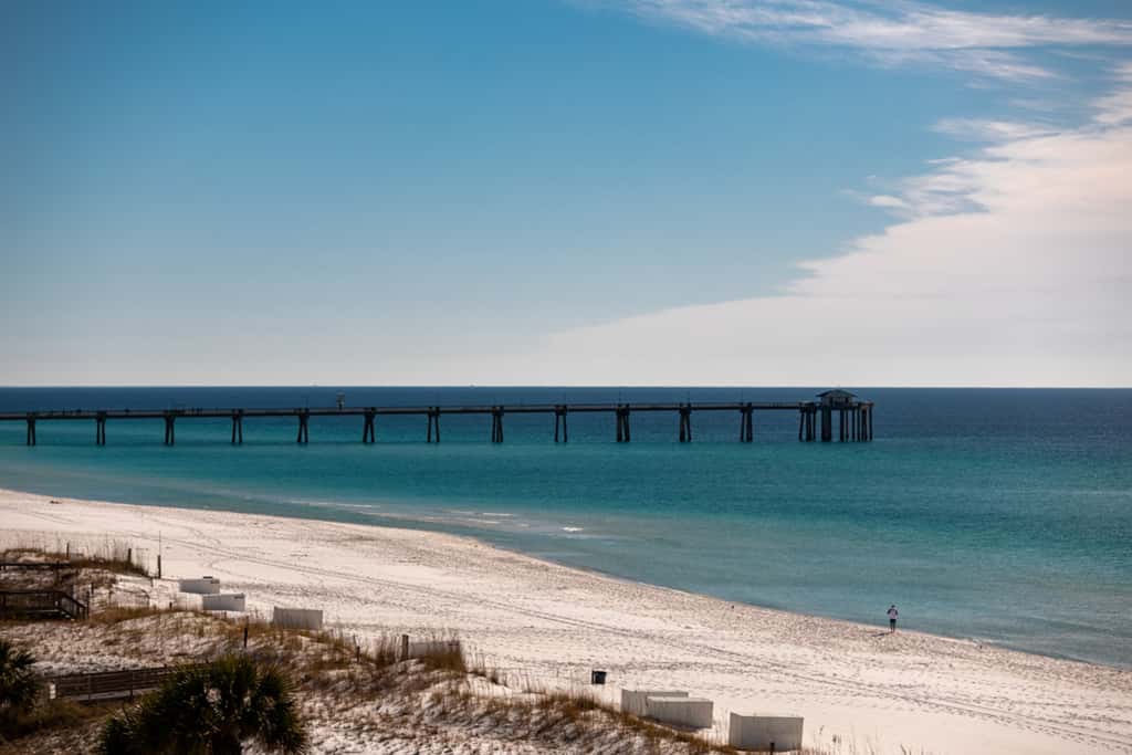 5th Floor Condo with Pools Onsite, Nearby Activities, Shops, Restaurants