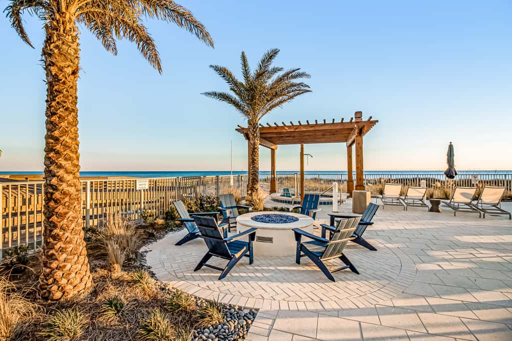 Blu 105 - Gulf-front condo with pools and seasonal beach service in a gated community