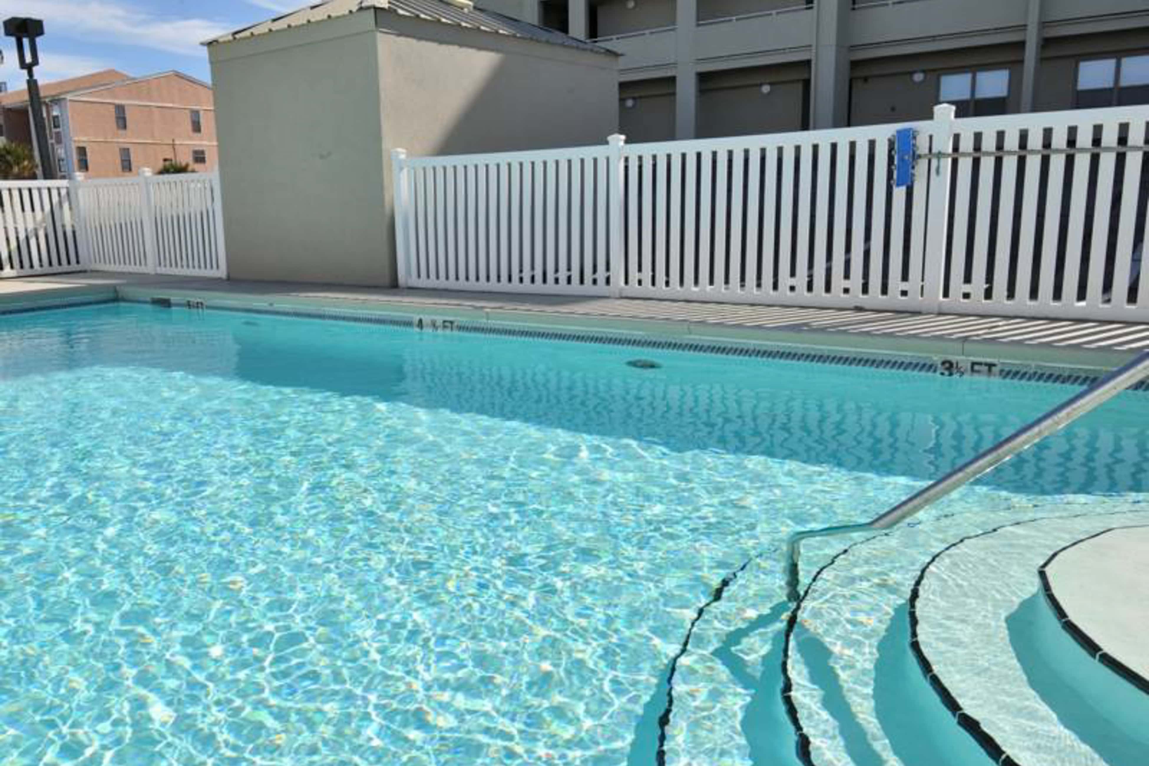 Beautiful Gulf-front Condo with a Community Pool and Seasonal Beach Service
