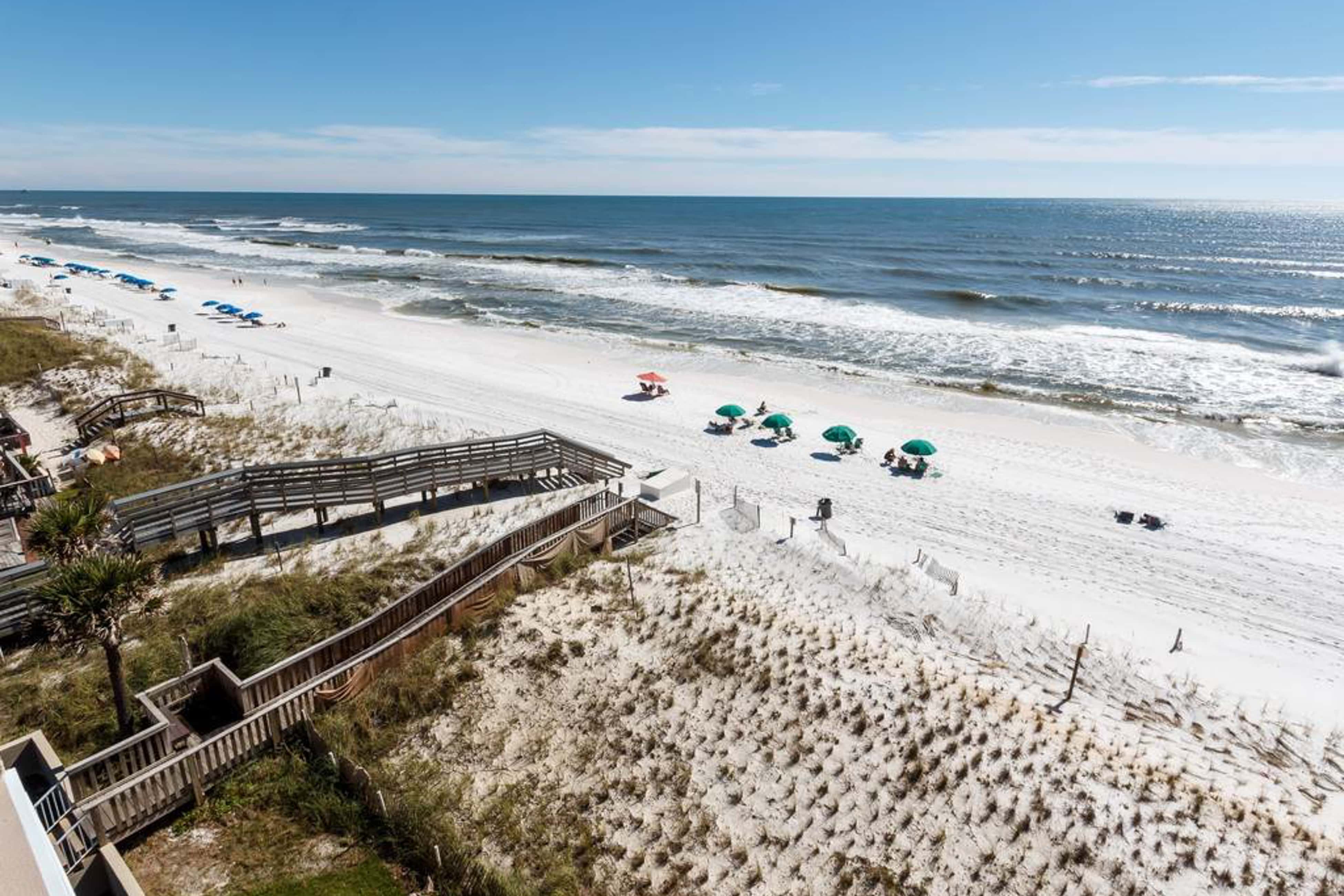 Beautiful Gulf-front Condo with a Community Pool and Seasonal Beach Service