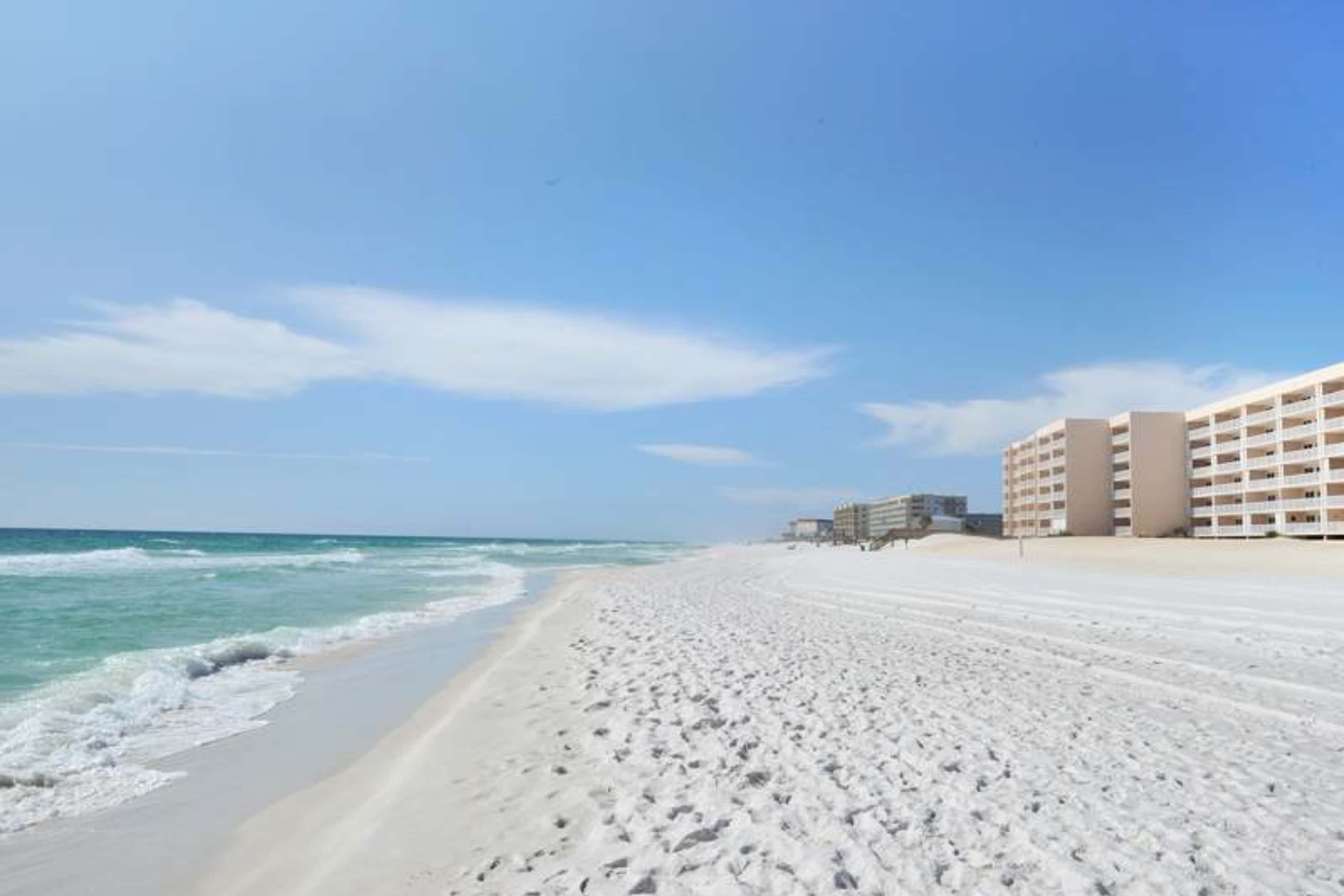 Beautiful Gulf-front Condo with a Community Pool and Seasonal Beach Service