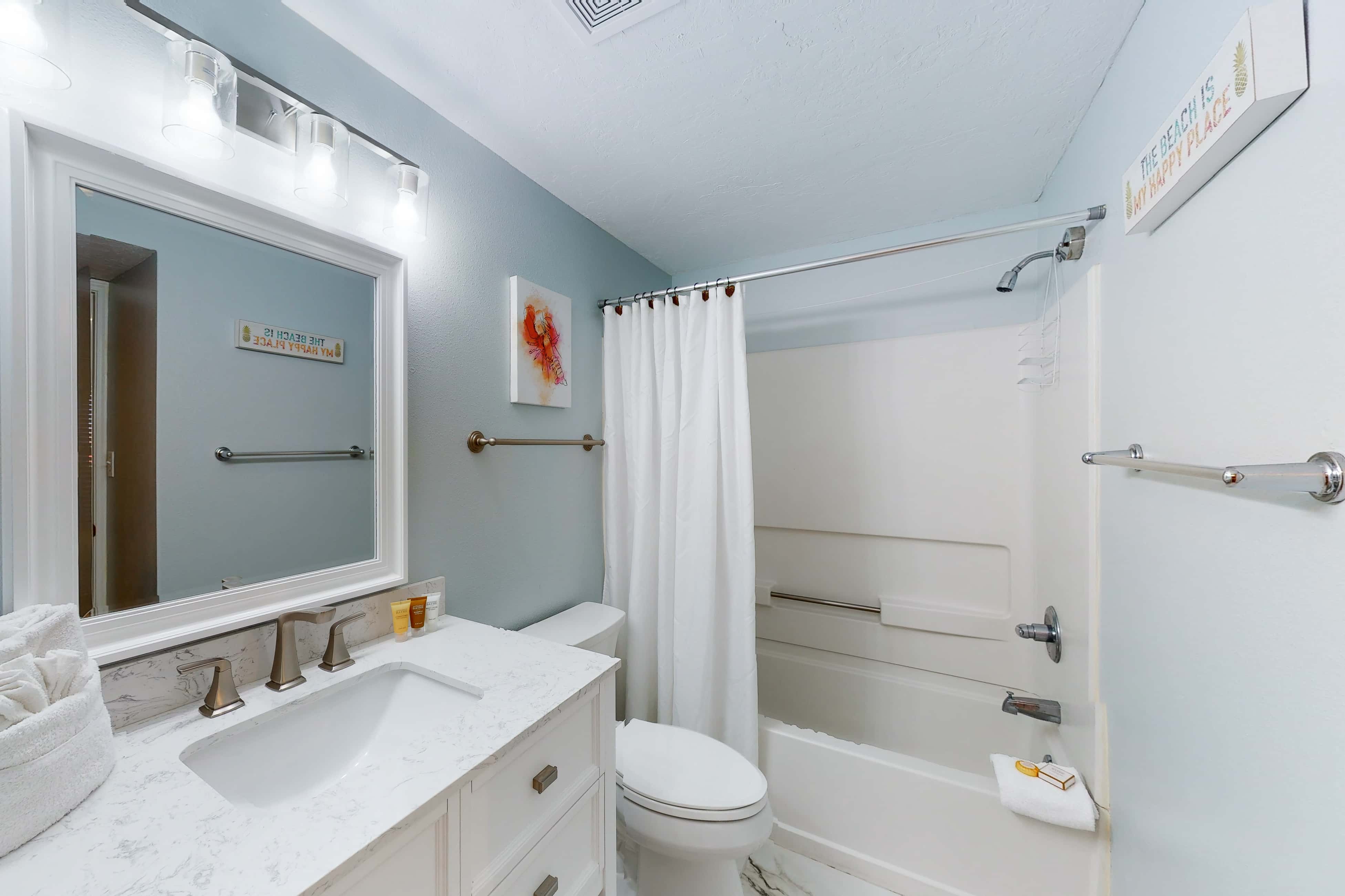 Beautiful Gulf-front Condo with a Community Pool and Seasonal Beach Service