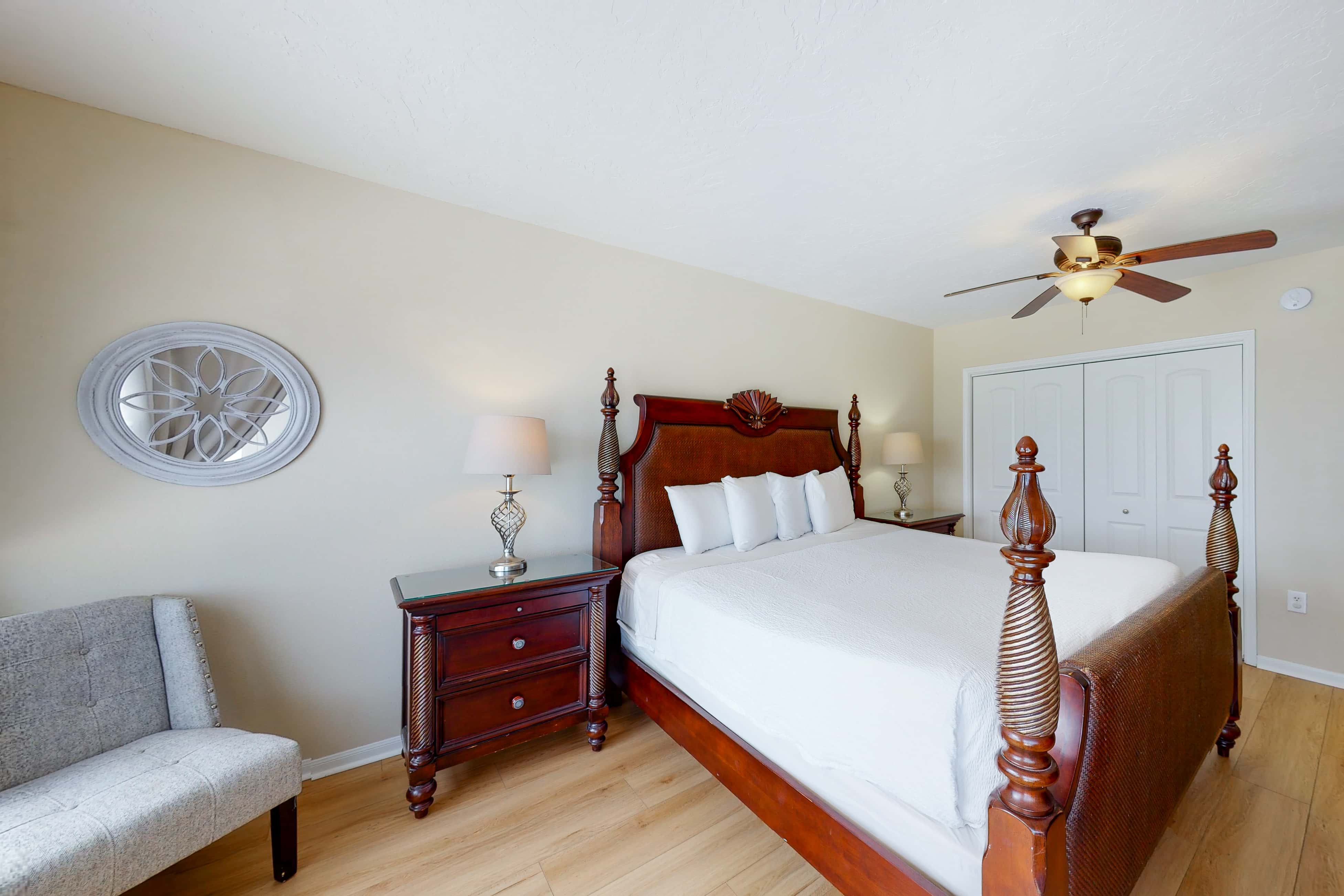 Beautiful Gulf-front Condo with a Community Pool and Seasonal Beach Service