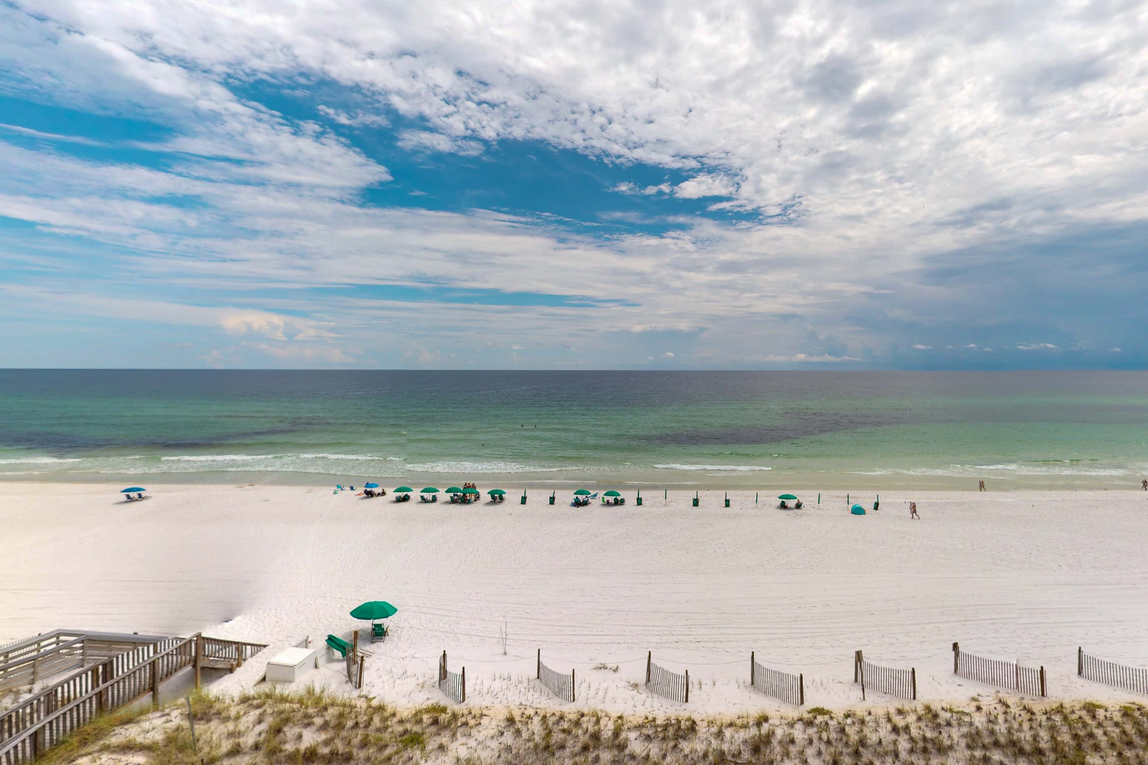 Beautiful Gulf-front Condo with a Community Pool and Seasonal Beach Service