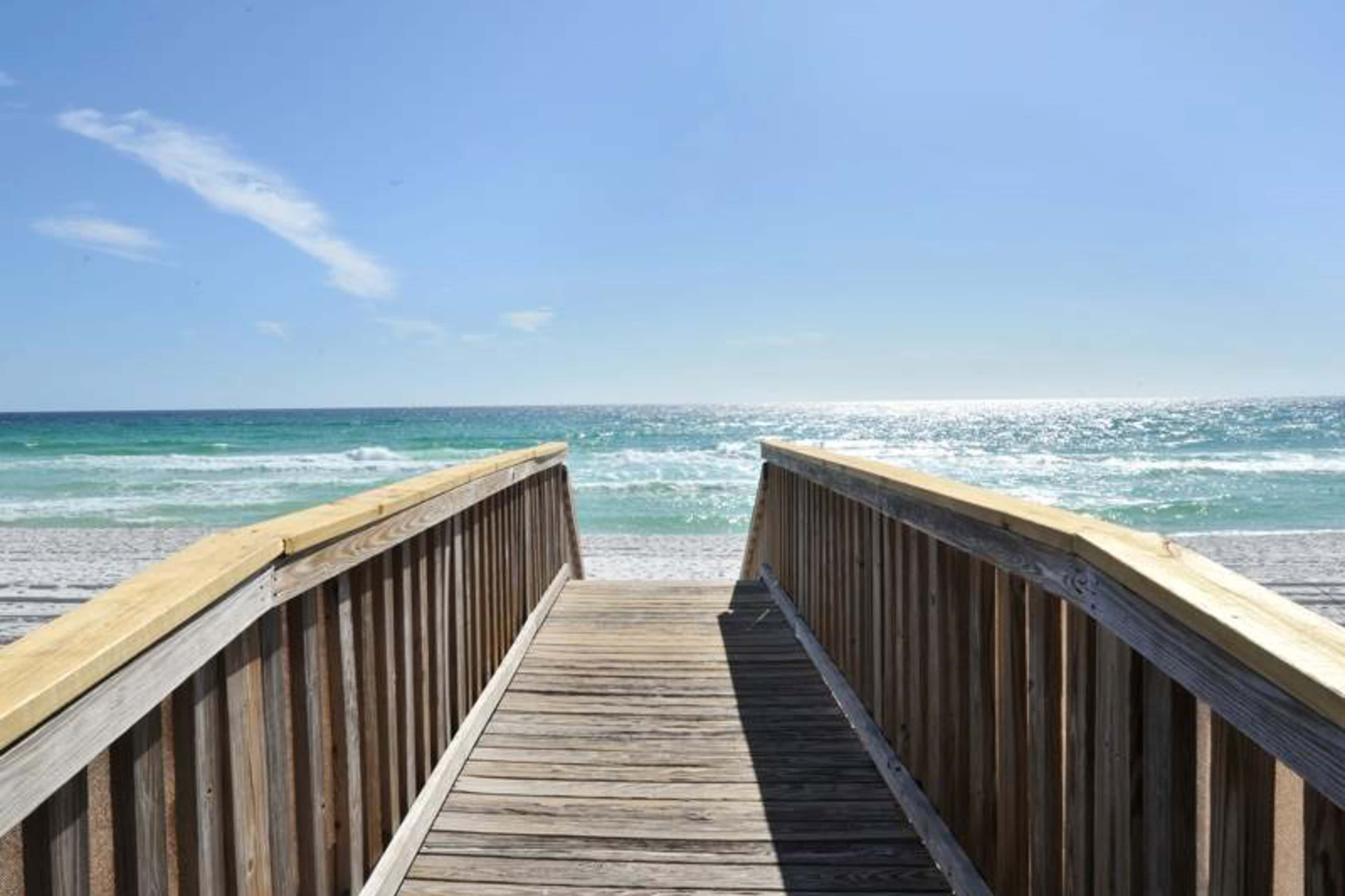 Beautiful Gulf-front Condo with a Community Pool and Seasonal Beach Service