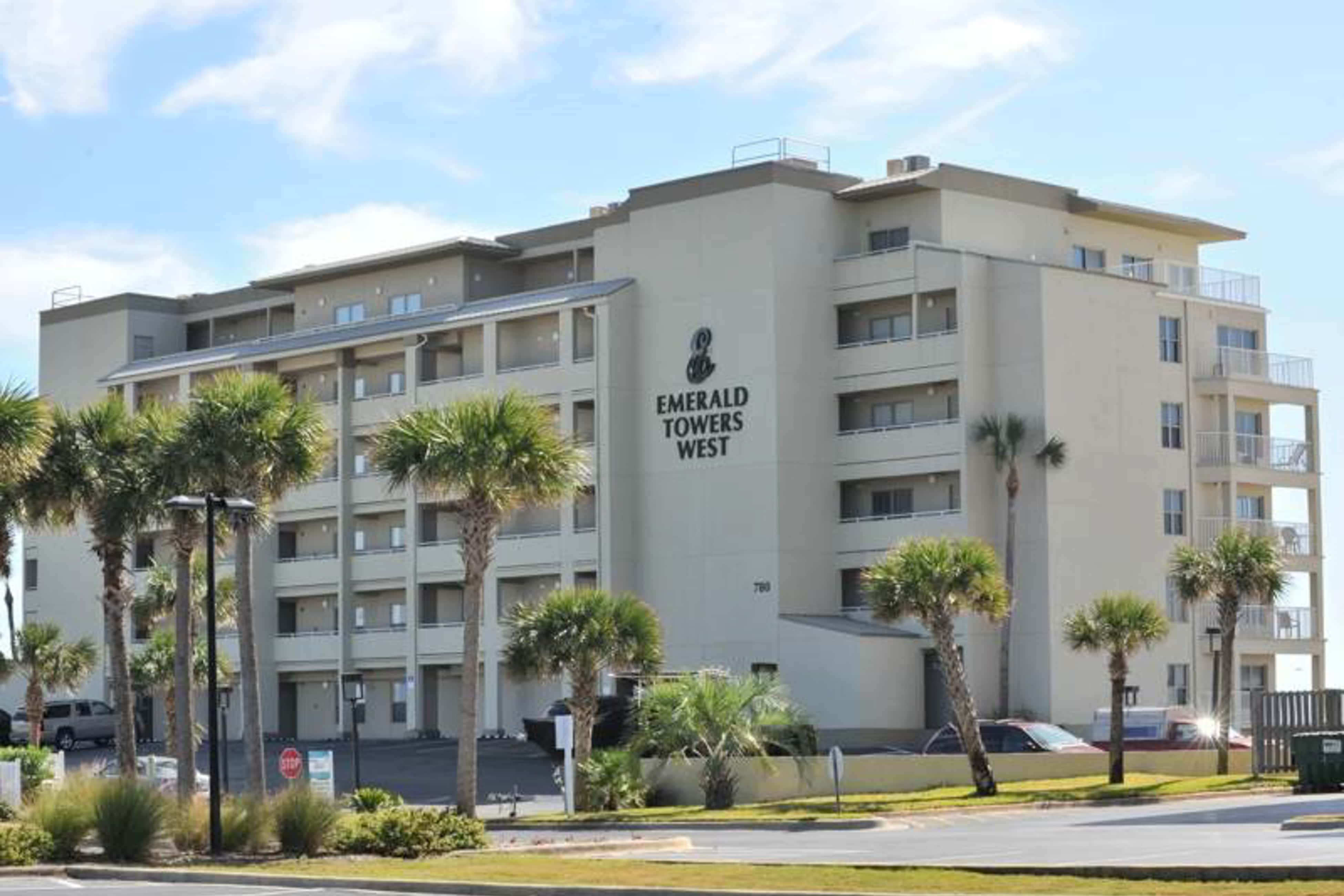 Beautiful Gulf-front Condo with a Community Pool and Seasonal Beach Service