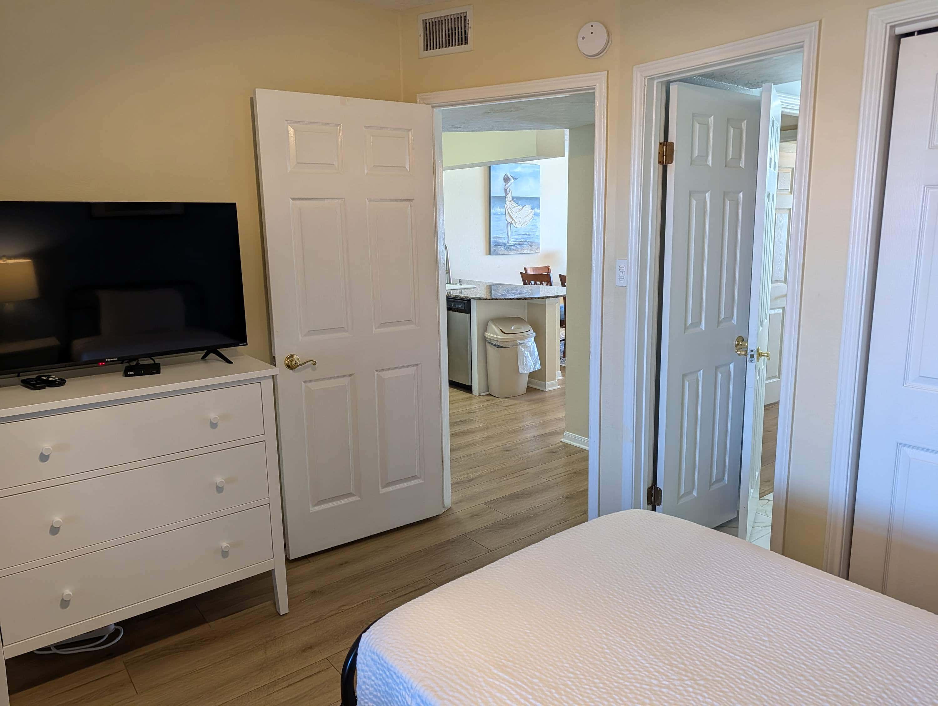 Beautiful Gulf-front Condo with a Community Pool and Seasonal Beach Service