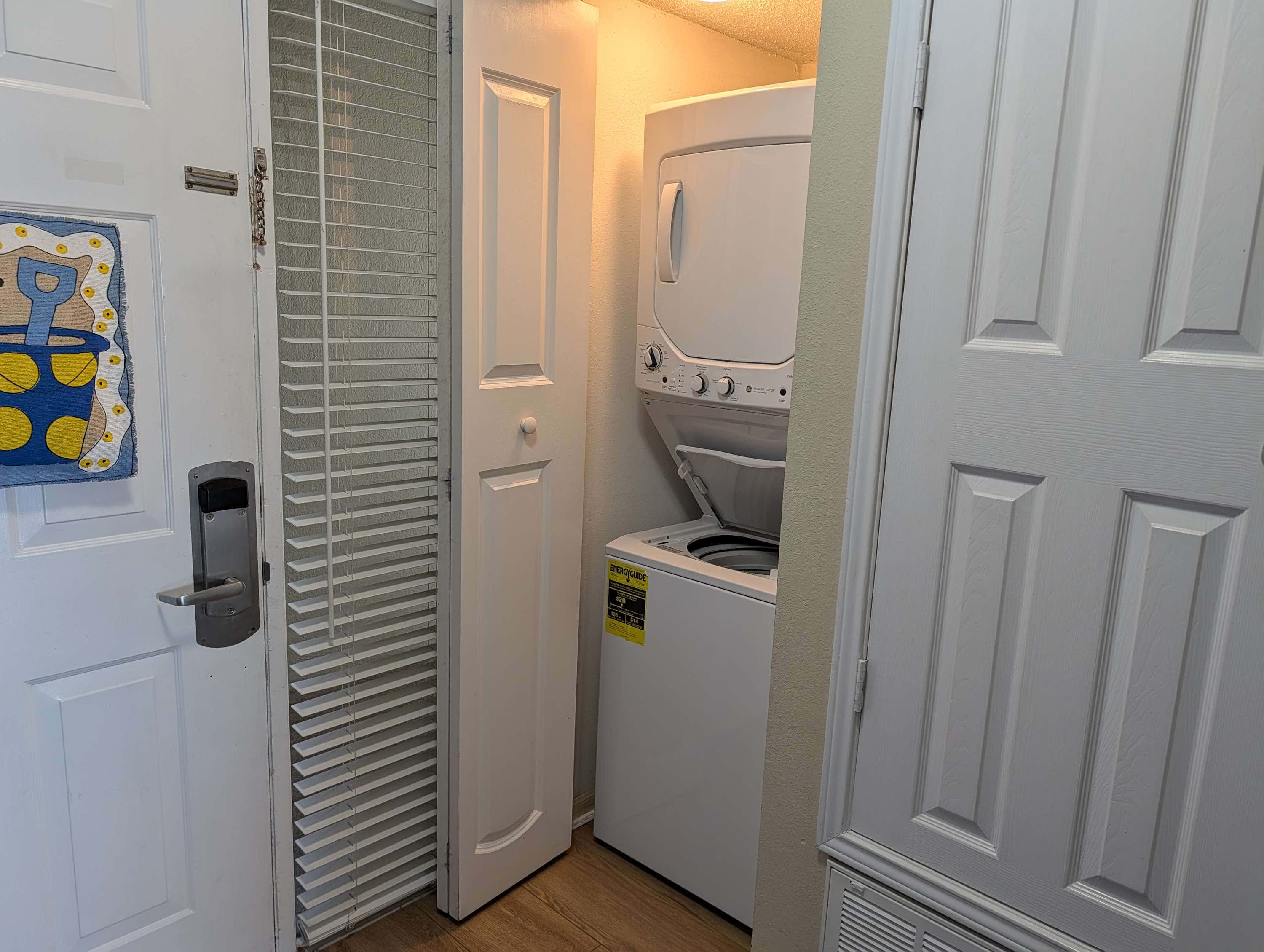 Beautiful Gulf-front Condo with a Community Pool and Seasonal Beach Service