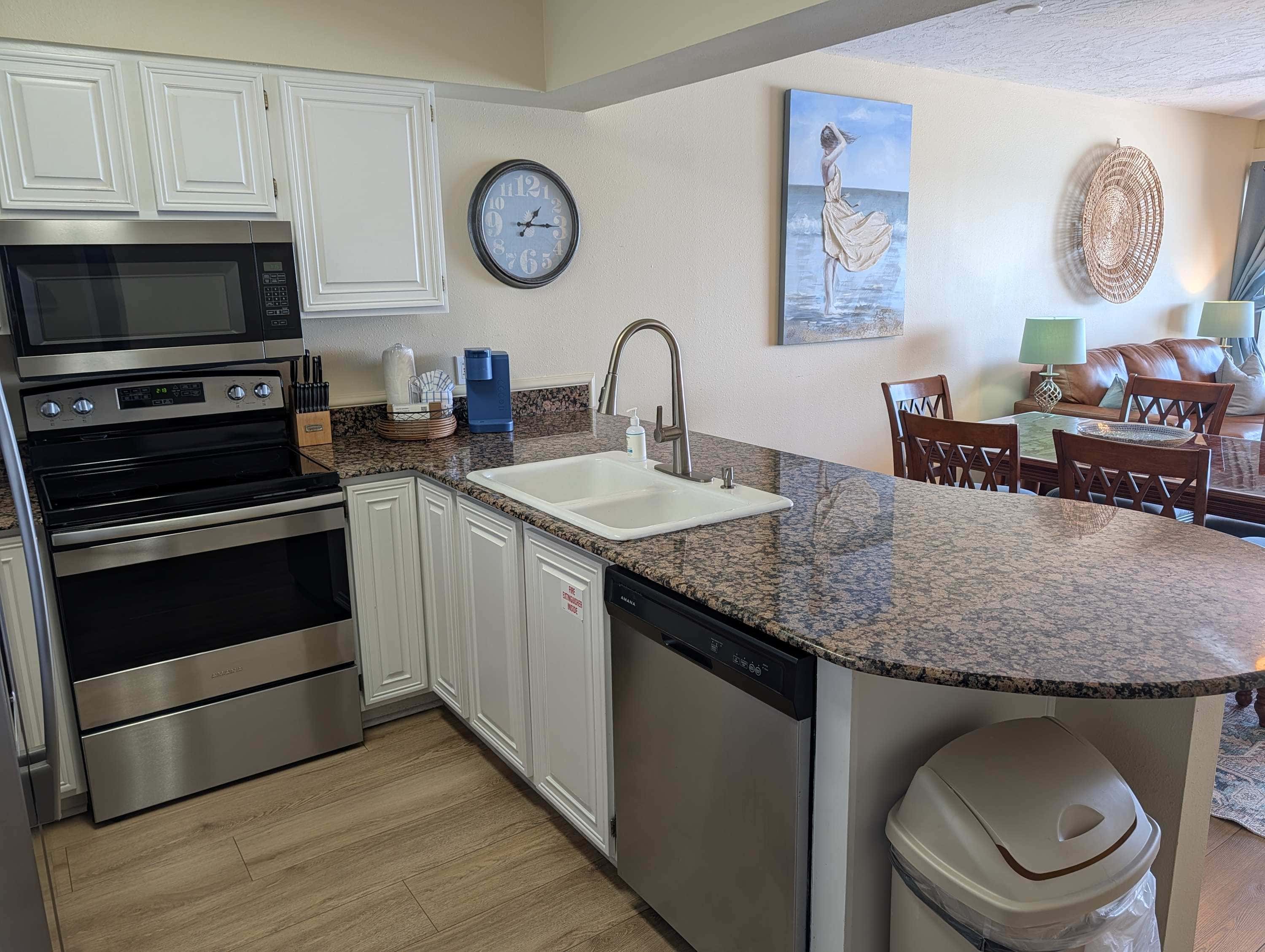 Beautiful Gulf-front Condo with a Community Pool and Seasonal Beach Service