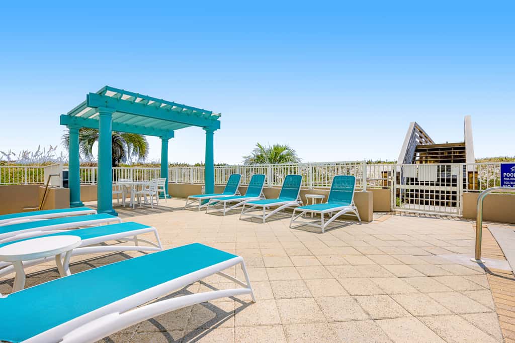 Gulf Dunes 317 - Relaxing oceanfront escape with fitness center, shared pool & views