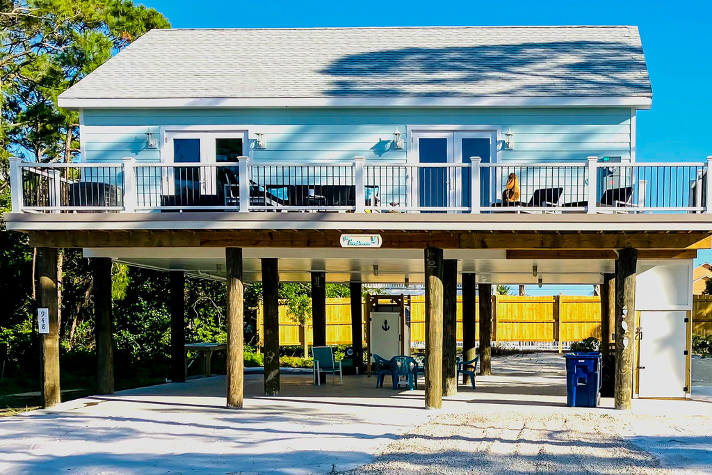 Dog friendly ocean view house with central AC and washer, dryer, snowbird friendly!