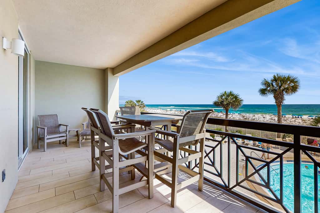 Oceanfront 4BR | Balcony | Pools | Hot Tub | W/D