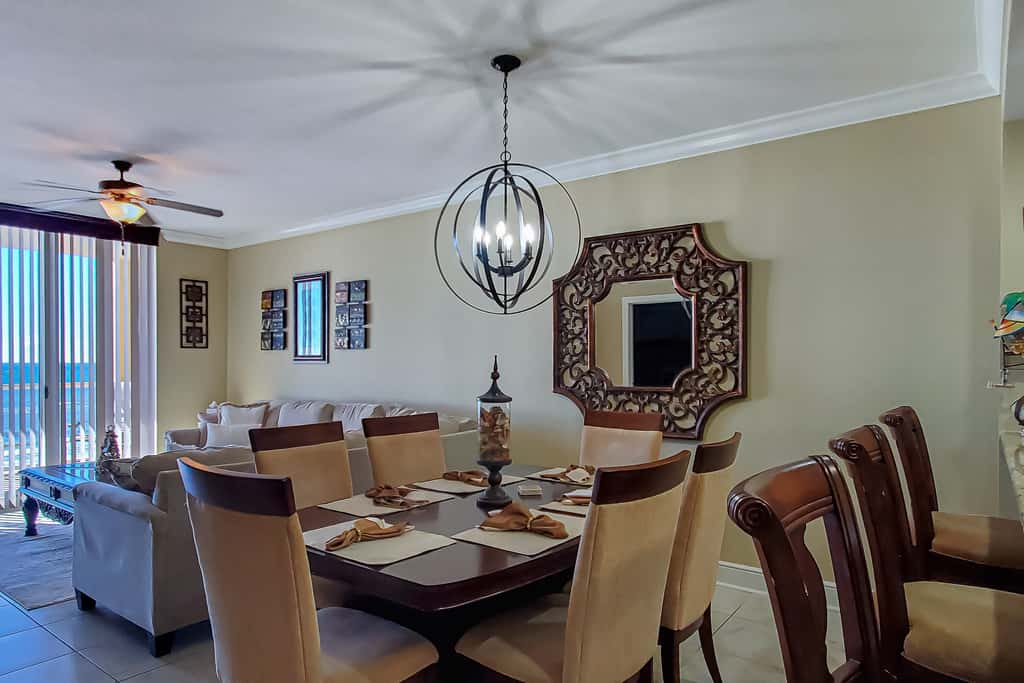 Gorgeous beachfront condo, private balcony, shared pool and beach access