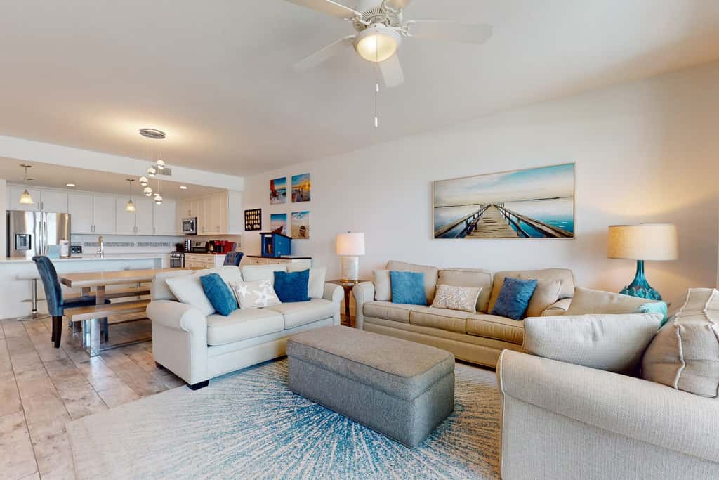 Blu 305 - Gulf-front condo with upgraded features - quick drive to entertainment