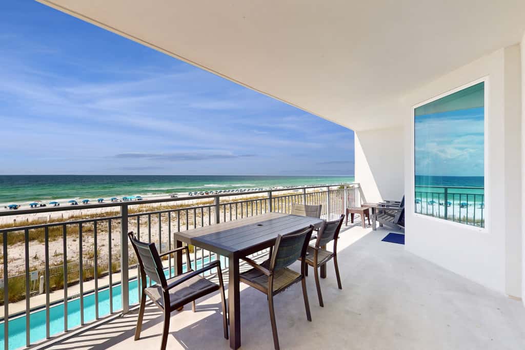 Blu 305 - Gulf-front condo with upgraded features - quick drive to entertainment