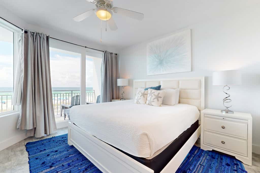 Blu 305 - Gulf-front condo with upgraded features - quick drive to entertainment