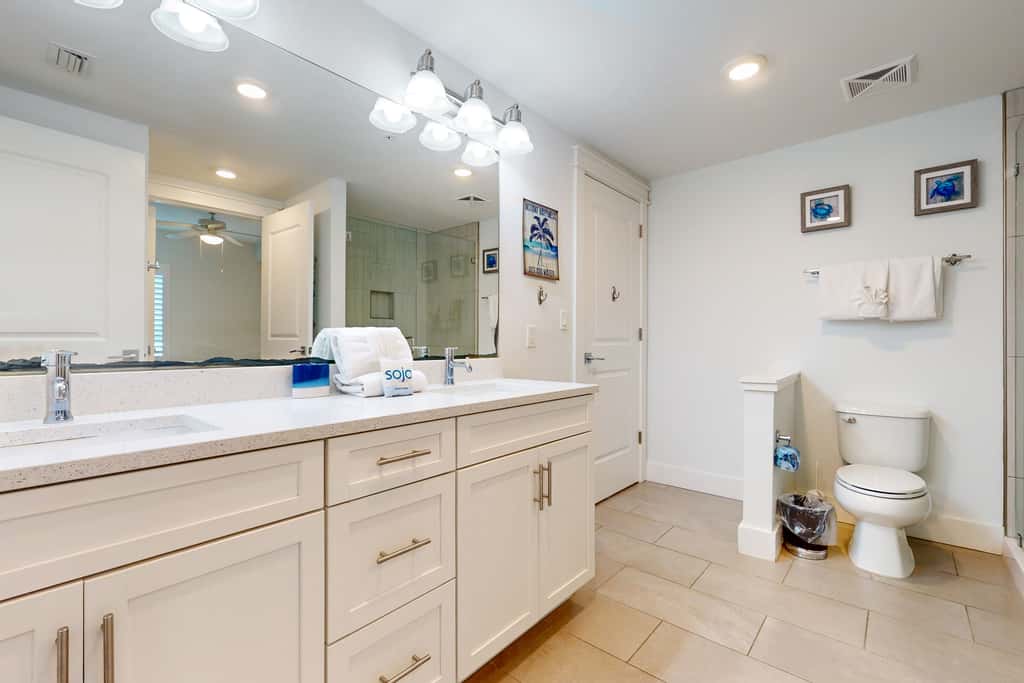 Blu 305 - Gulf-front condo with upgraded features - quick drive to entertainment
