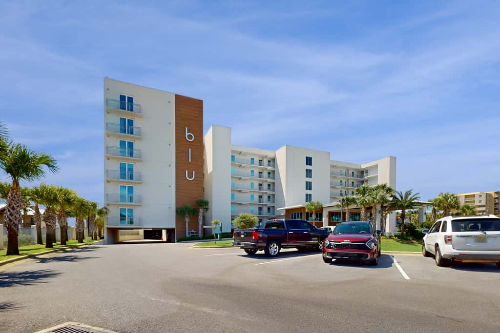 Blu 305 - Gulf-front condo with upgraded features - quick drive to entertainment