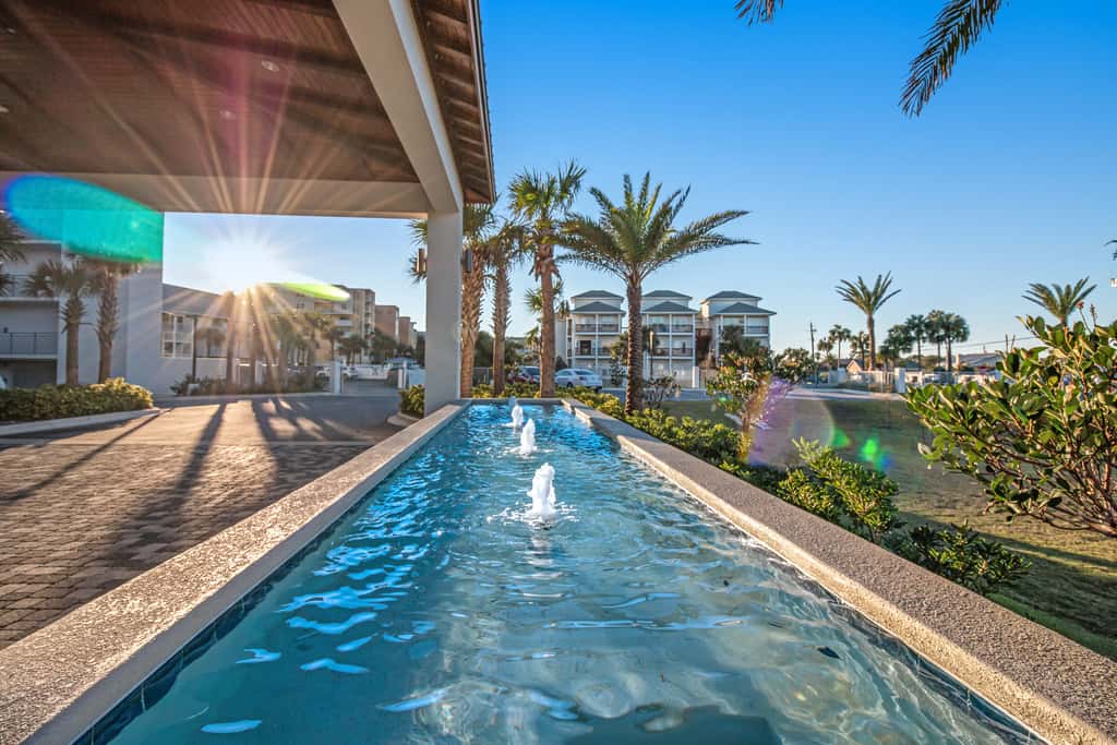 Blu 305 - Gulf-front condo with upgraded features - quick drive to entertainment