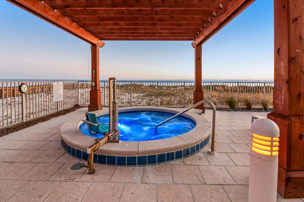 Blu 305 - Gulf-front condo with upgraded features - quick drive to entertainment