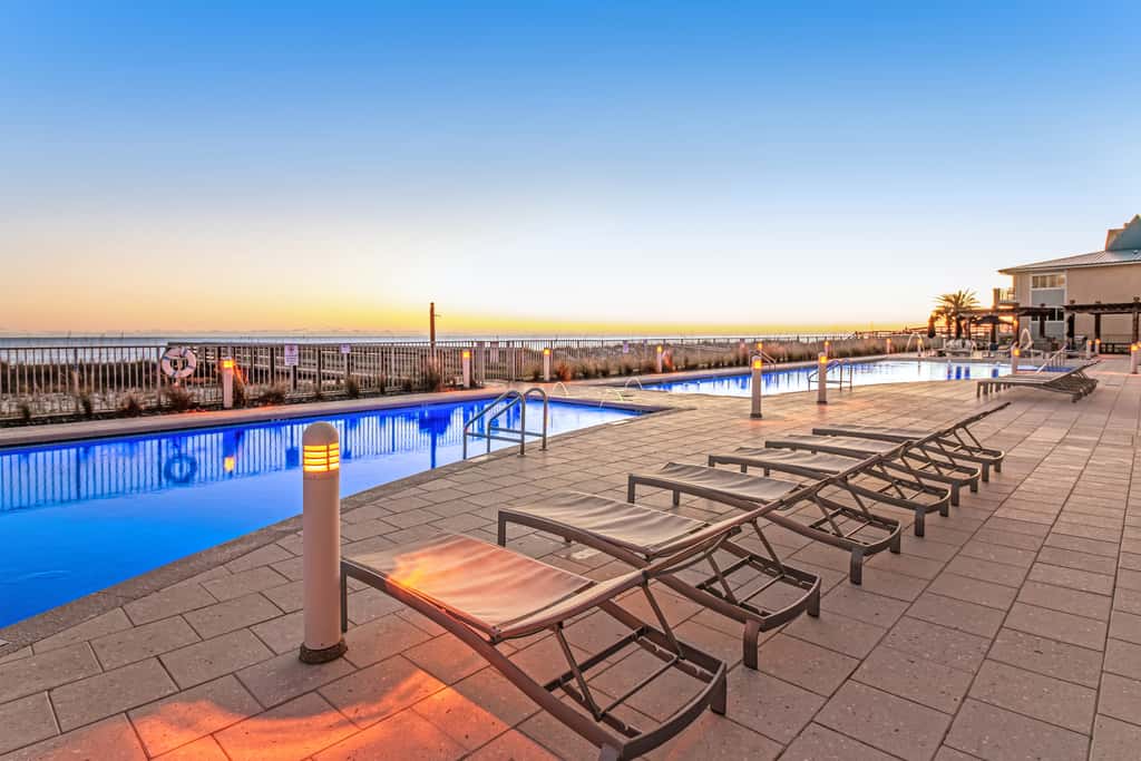 Blu 305 - Gulf-front condo with upgraded features - quick drive to entertainment