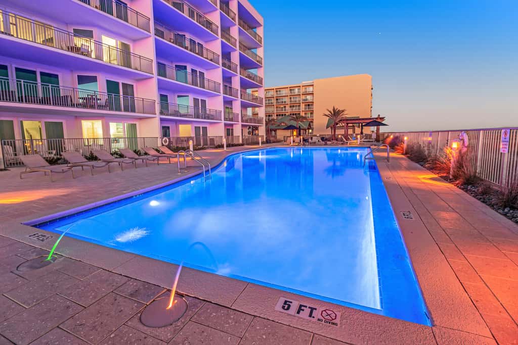 Blu 305 - Gulf-front condo with upgraded features - quick drive to entertainment