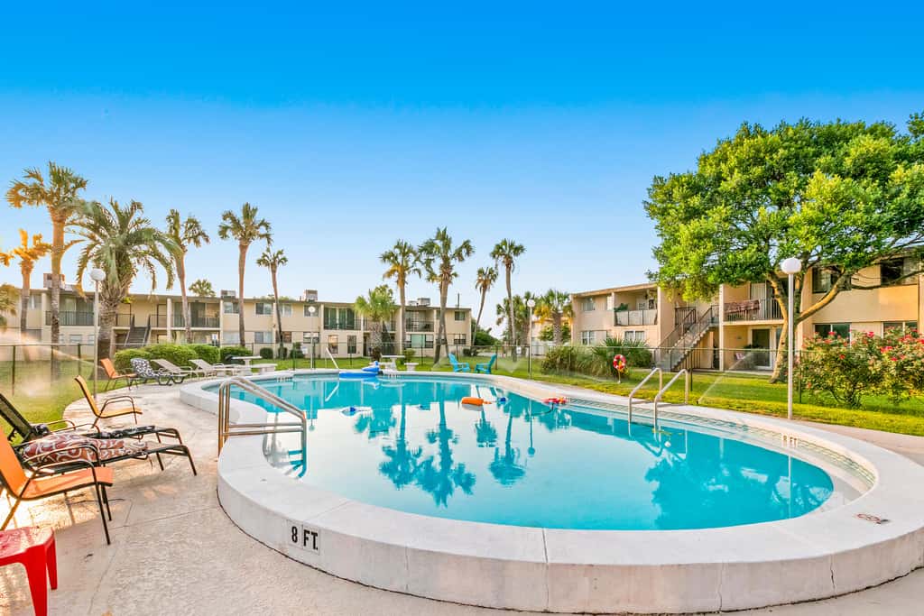 Waterfront condo with pool, central AC, washer&dryer, and WiFi
