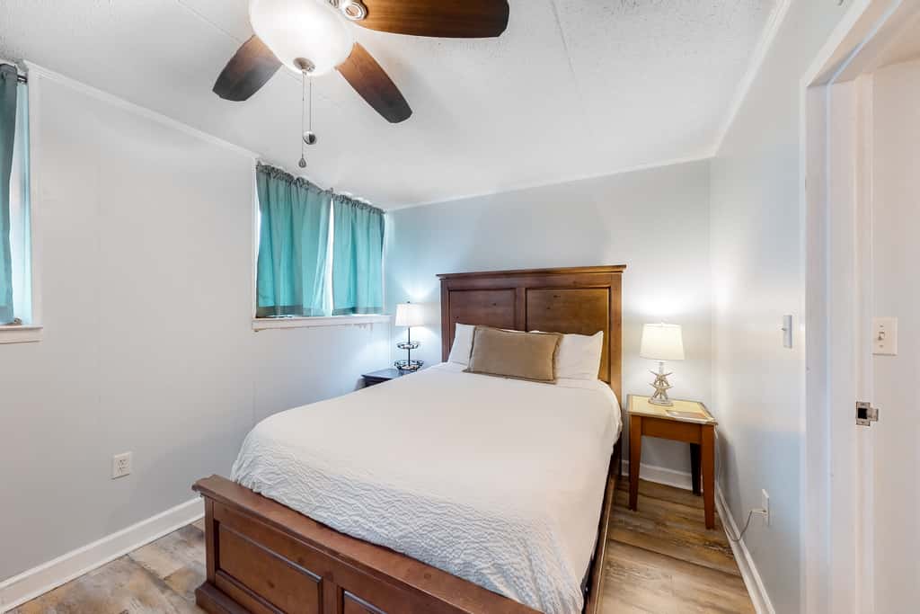 Waterfront condo with pool, central AC, washer&dryer, and WiFi