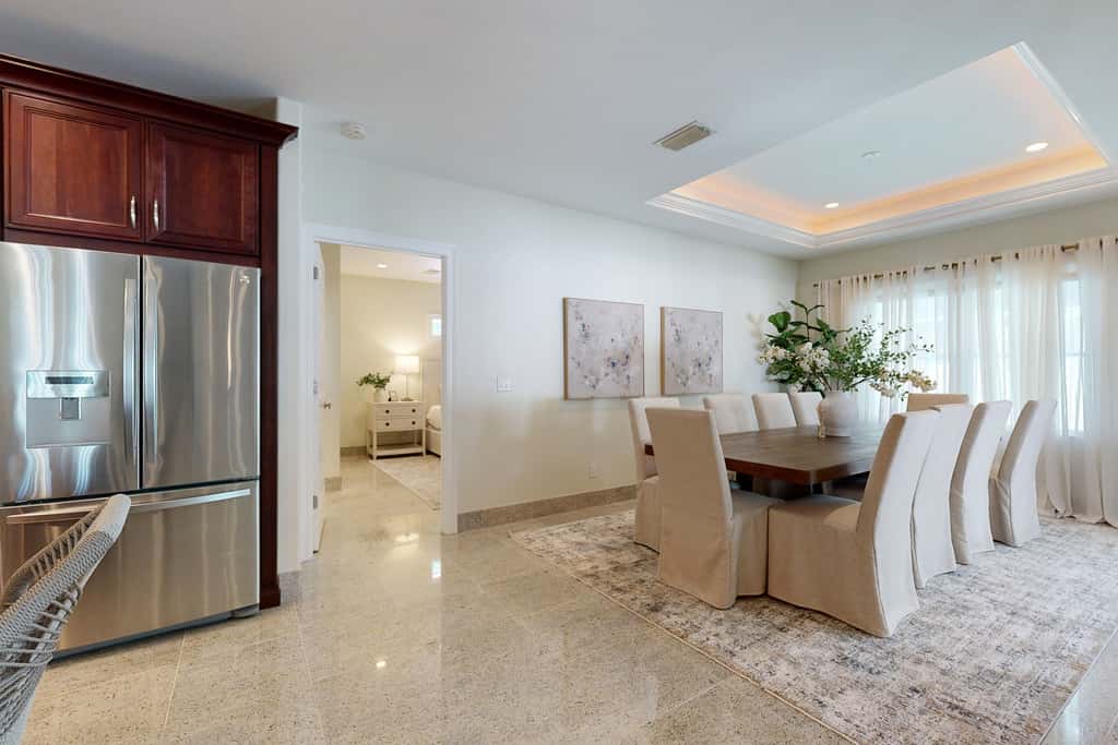 Lovely house with private saltwater pool & screened lanai - snowbird-friendly