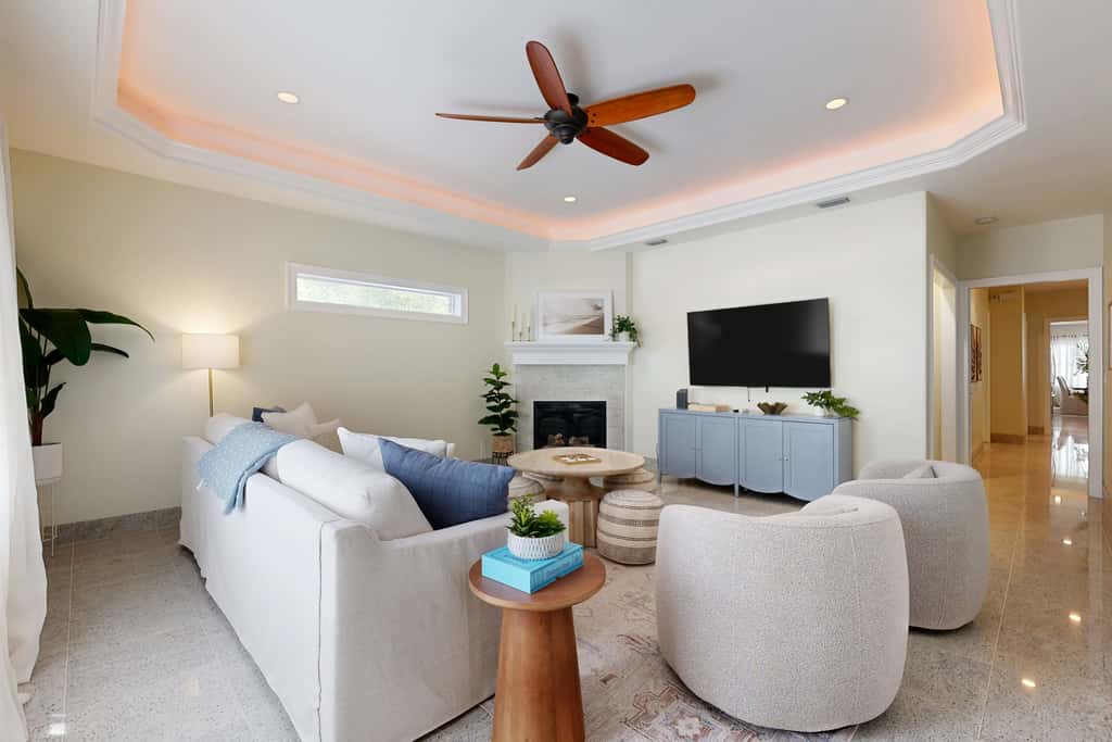 Lovely house with private saltwater pool & screened lanai - snowbird-friendly