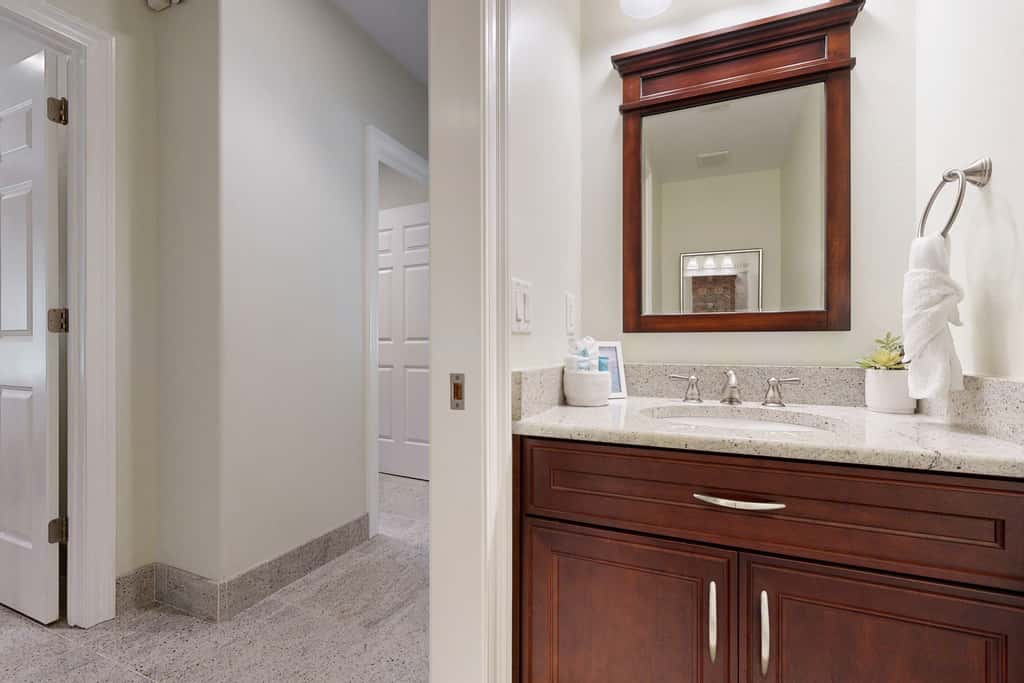 Lovely house with private saltwater pool & screened lanai - snowbird-friendly