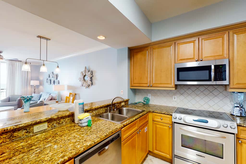 Gulf Front Condo Pools Onsite, Nearby Activities, Shops & Restaurants
