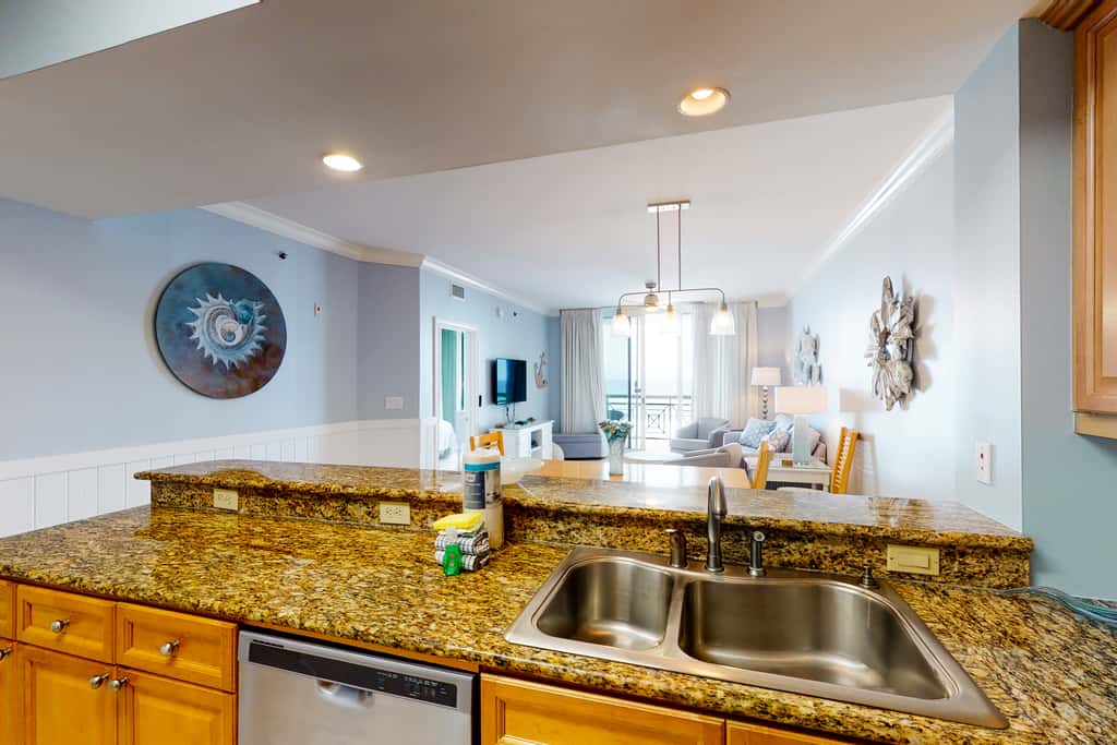 Gulf Front Condo Pools Onsite, Nearby Activities, Shops & Restaurants