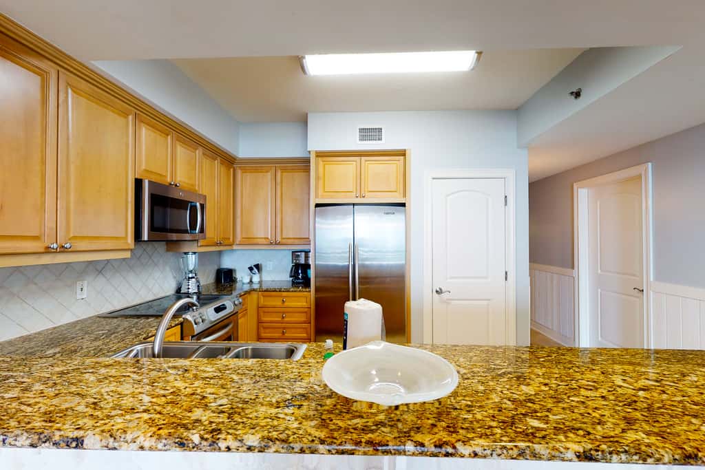 Gulf Front Condo Pools Onsite, Nearby Activities, Shops & Restaurants