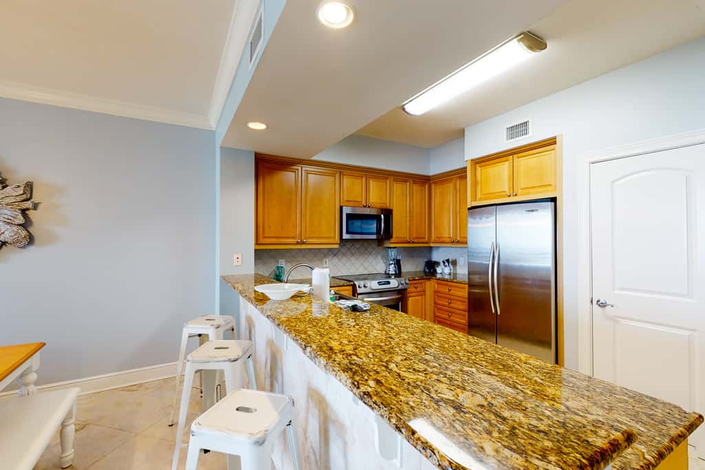 Gulf Front Condo Pools Onsite, Nearby Activities, Shops & Restaurants