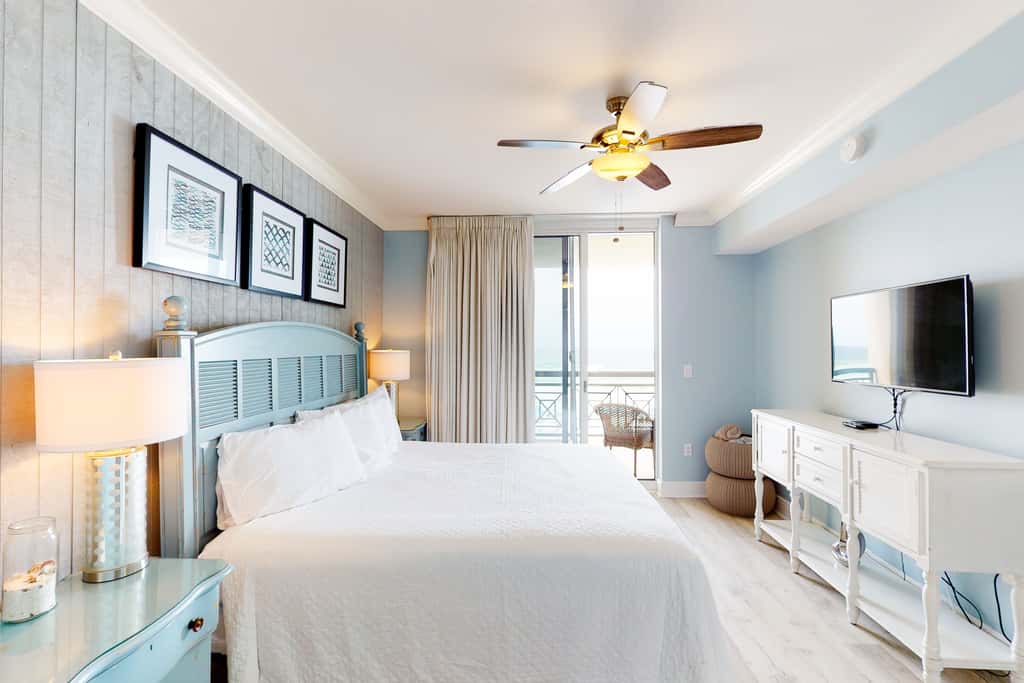 Gulf Front Condo Pools Onsite, Nearby Activities, Shops & Restaurants