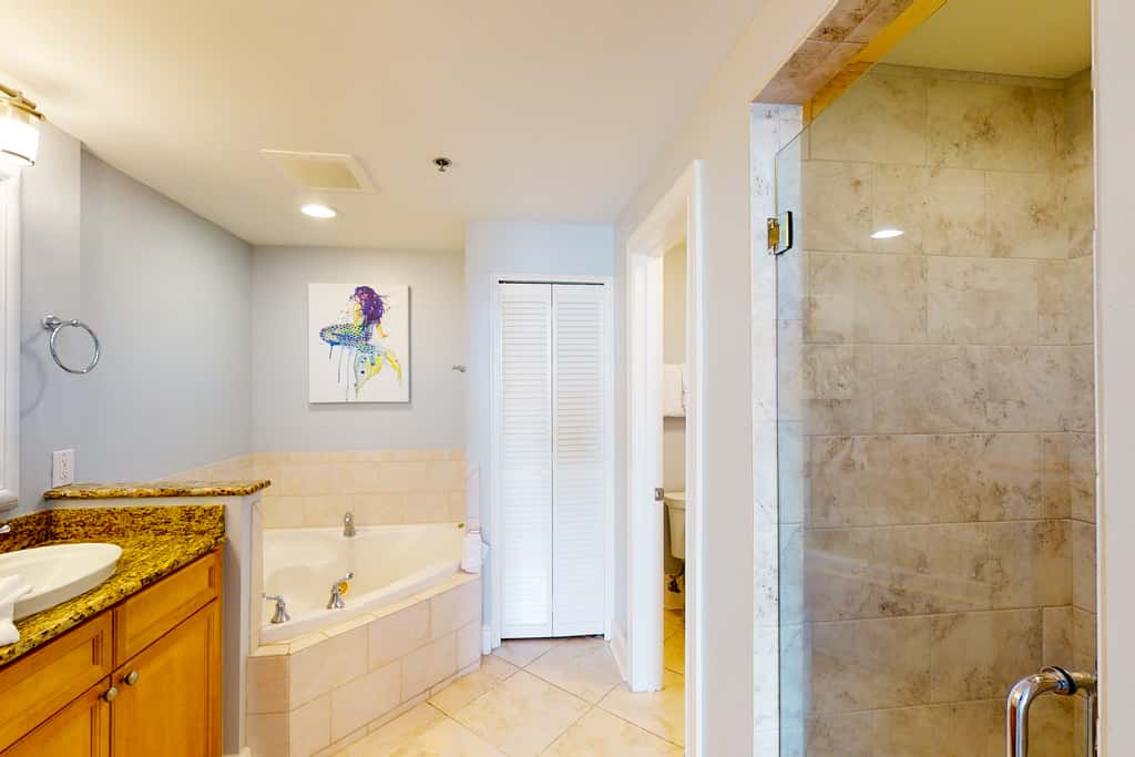 Gulf Front Condo Pools Onsite, Nearby Activities, Shops & Restaurants