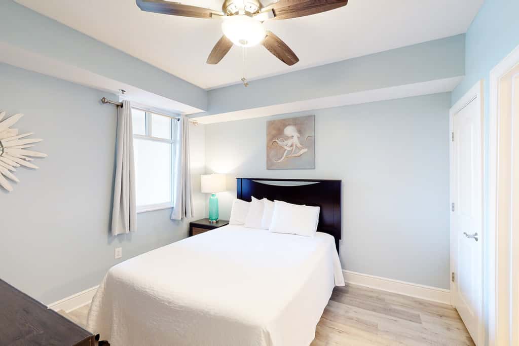 Gulf Front Condo Pools Onsite, Nearby Activities, Shops & Restaurants