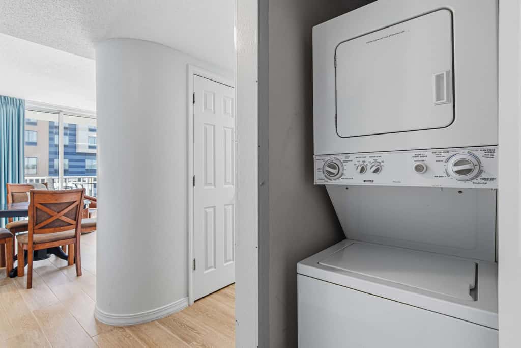Second-floor, airy condo with great views - close to dining & shopping